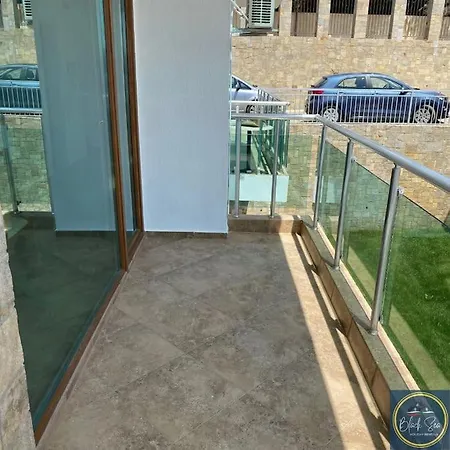 3 Bed Suite, Panoramic Sea Views Apartment *