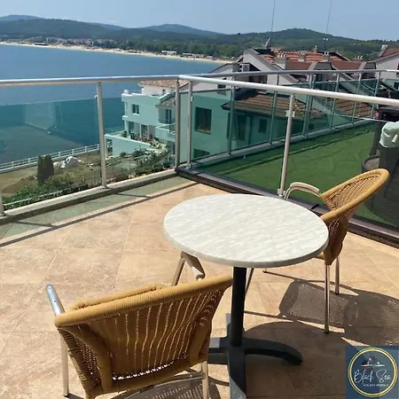 3 Bed Suite, Panoramic Sea Views Apartment