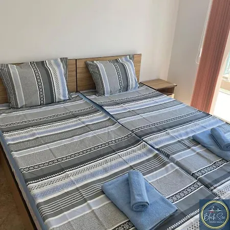 3 Bed Suite, Panoramic Sea Views Apartment *